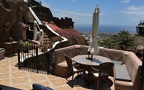 Castillo Lanzarote Villa Sophie - Luxury Villa -Sleep In A Volcanic Cave With Heated Pool