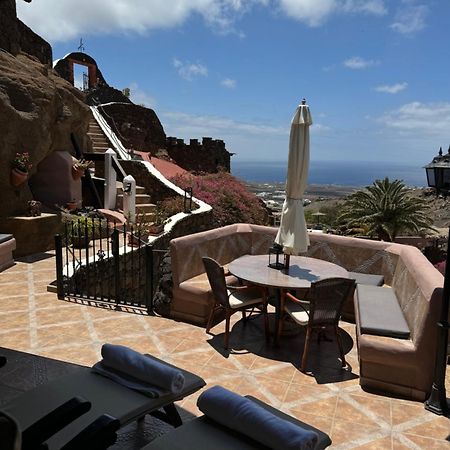 Castillo Lanzarote Villa Sophie - Luxury Villa -Sleep In A Volcanic Cave With Heated Pool Tías Exterior foto