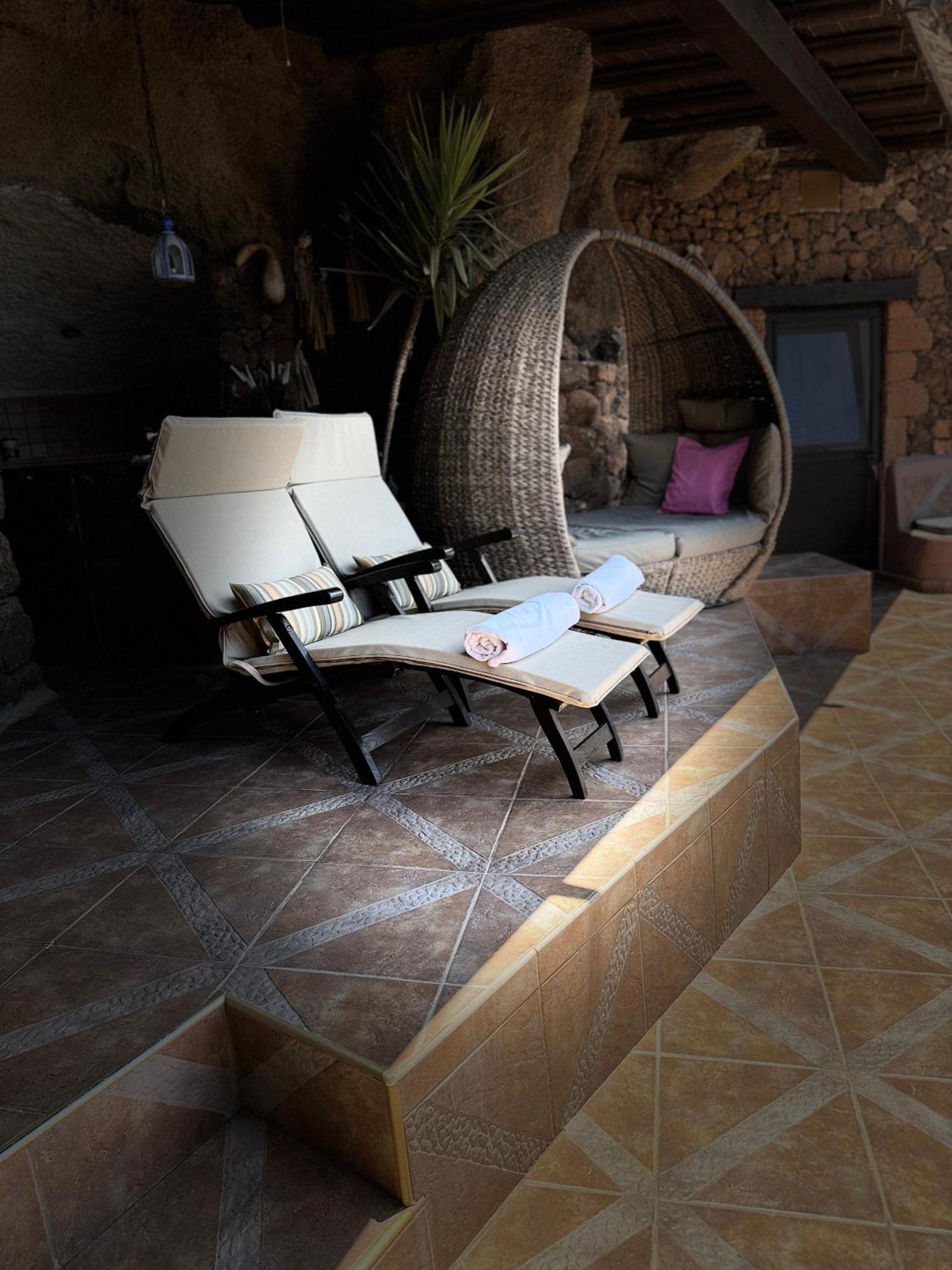 Castillo Lanzarote Villa Sophie - Luxury Villa -Sleep In A Volcanic Cave With Heated Pool Tías Exterior foto