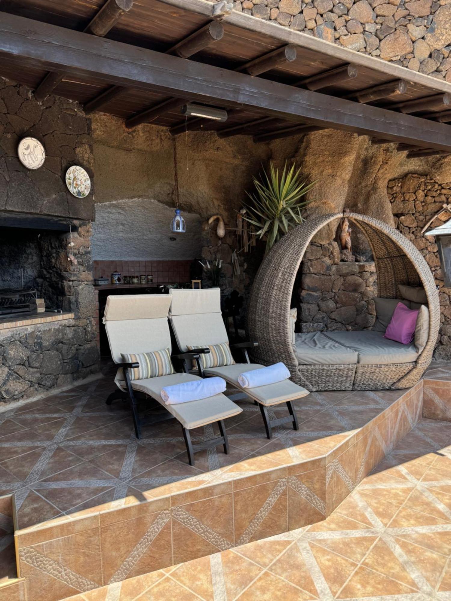 Castillo Lanzarote Villa Sophie - Luxury Villa -Sleep In A Volcanic Cave With Heated Pool Tías Exterior foto